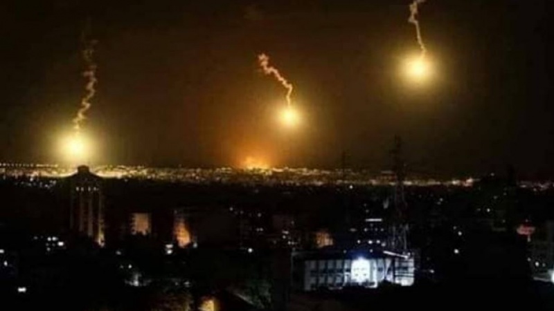 イスラエル軍用ヘリが、パレスチナ・ガザ地区北部を攻撃