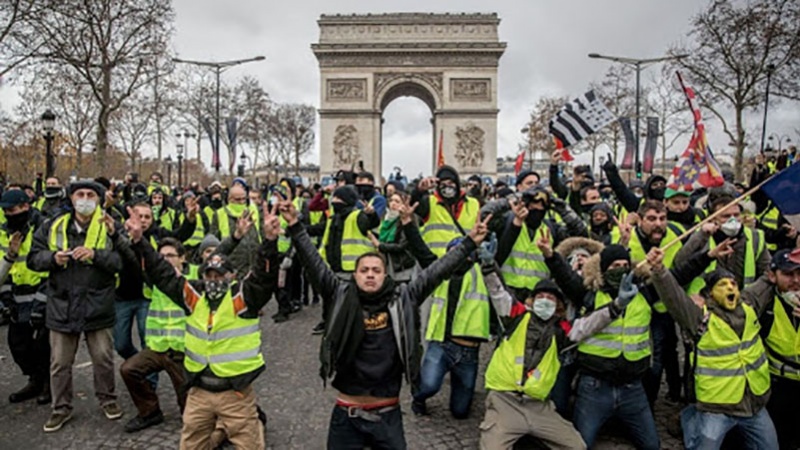 フランスで、「黄色いベスト｣運動が継続