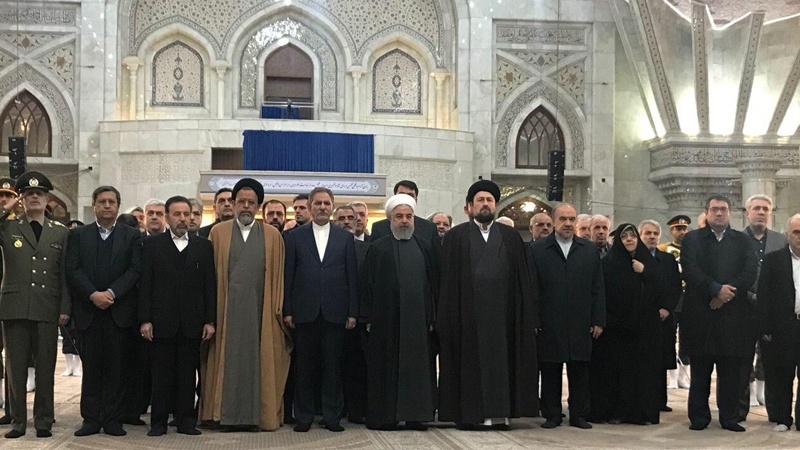 ИИР президенти вә назирләр кабинети Имам Хомейнинин(р.ә) мәзарыны зийарәт едибләр