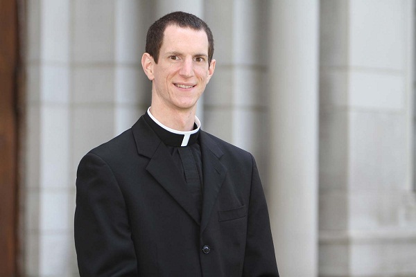 US-amerikanischer Priester entschuldigte sich wegen beleidigender Äußerungen über den Islam