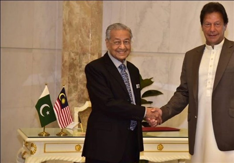  وزیر اعظم عمران خان کی مہاتیر محمد سےملاقات، دوطرفہ تعلقات پرتبادلہ خیال
