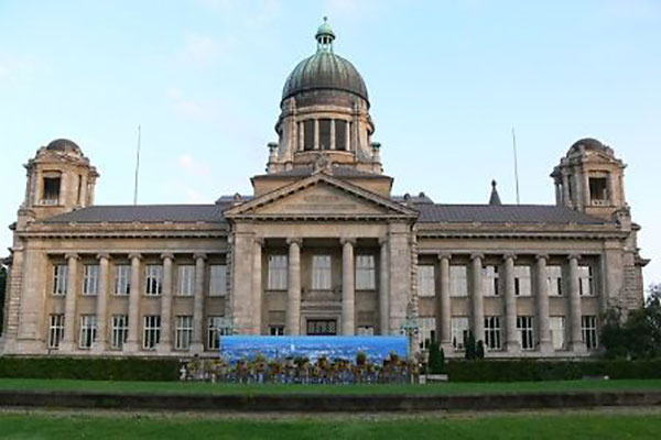 Vollverschleierungsverbot: Hamburger Gericht bestätigt Aufhebung des Nikab-Verbots 