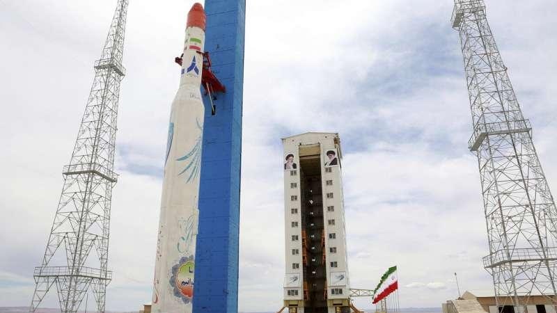 Roket Simorgh dan Satelit Zafar Siap Diluncurkan