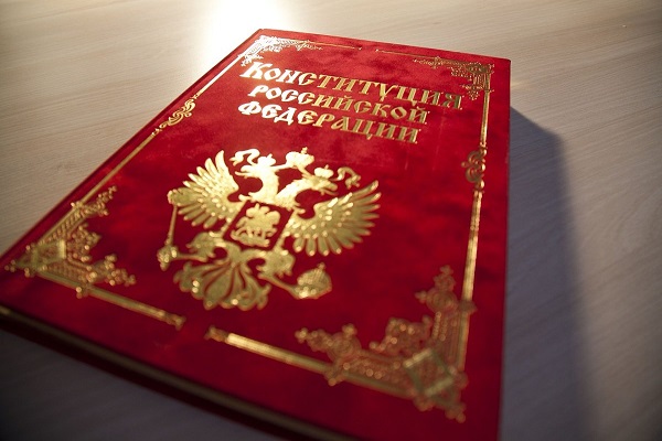 Кремль прокомментировал идею упомянуть Бога в Конституции
