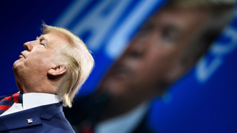 Американские чиновники и источники СМИ cтраны: Трамп - потенциальный диктатор