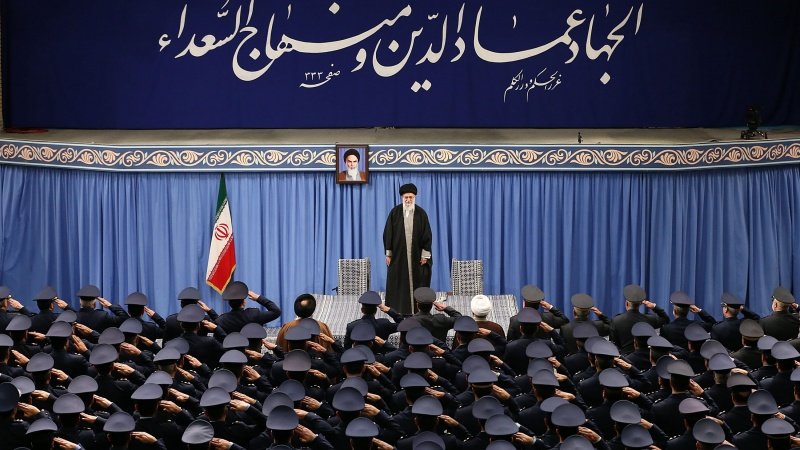 Pertemuan Pasukan AU Militer Iran dengan Rahbar 