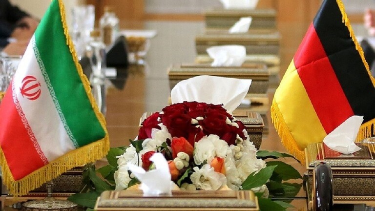 السفیران الألماني والبريطاني في طهران يشاركان في الاحتفال بالذكرى 41 للثورة الإيرانية+ (صورة)