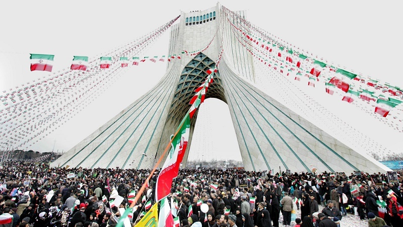 11日にイラン全国５２００の市町村で、革命勝利記念日の行進