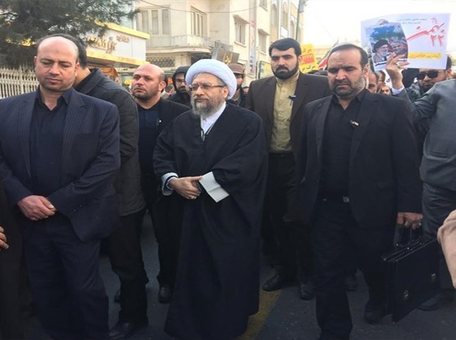 آملي لاريجاني يعرب عن تقديره لحضور الشعب في جميع المراحل الحساسة