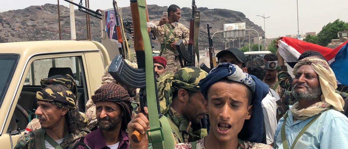 أنصار الإمارات في عدن يهتفون ضد الرياض: "يا سعودي يا كذاب أنت داعم للإرهاب"