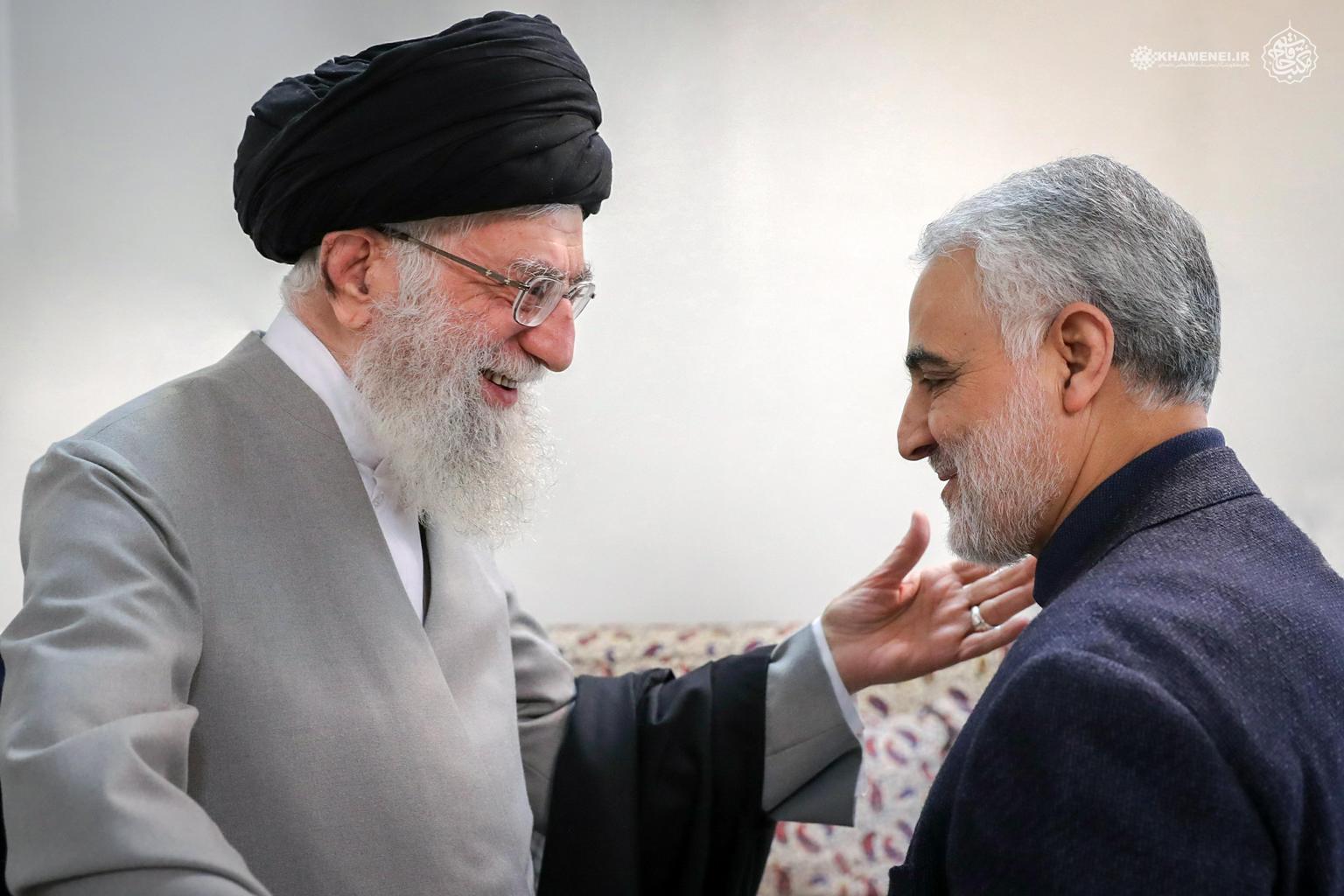 کتاب 'خاتم سلیمانی' کی کچھ منتخب تصاویر