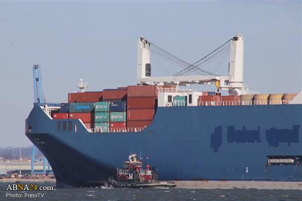 Saudi Arabian cargo ship met with anti-war protest at Italian port