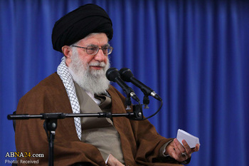 Le leader iranien considère les États-Unis comme "un Titanic en perdition"