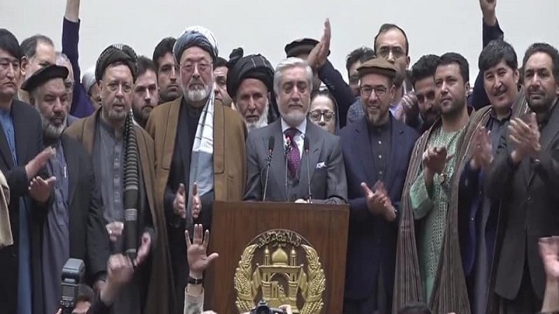 Abdullah Abdullah Afganistan'da seçimlerin galibinin kendisi olduğunu ilan etti