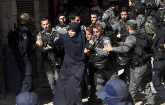 الاحتلال الاسرائيلي يعتقل شابة فلسطينية بزعم محاولتها تنفيذ عملية طعن في القدس