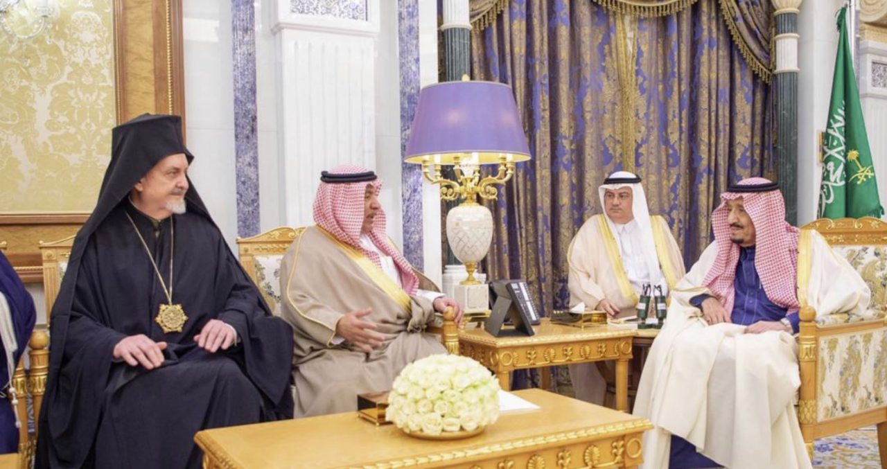 سلمان يستقبل بشكل علني حاخام إسرائيلي في قصره