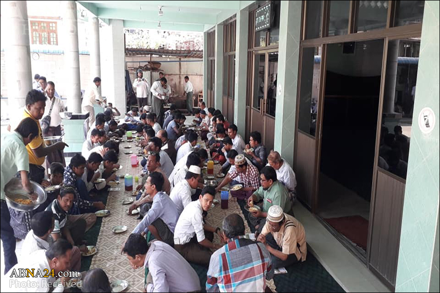 ဂၽြန္မ္အာ နမာဇ္ အၿပီး ထမင္း ျဖင့္ ဧည့္ခံ  ၊မႏၱေလး ရွီအာ ဗလီ ။ ။ photos 