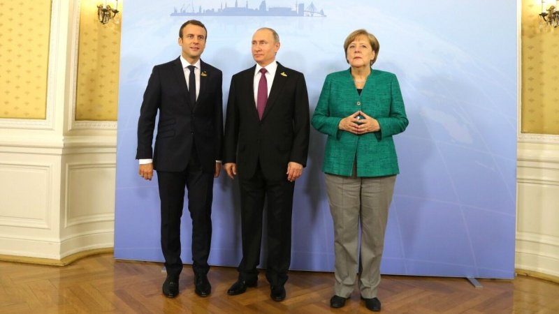Putin'den İdlib'deki teröristlerin yok edilmesi vurgusu