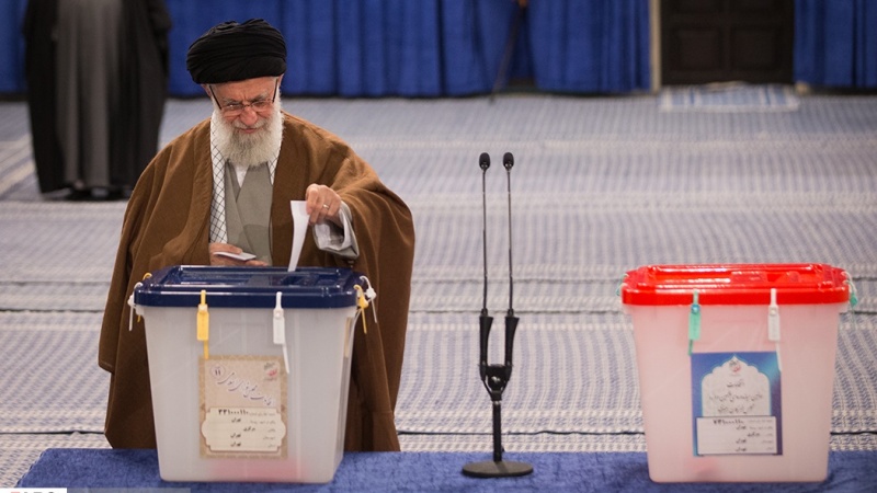 イラン最高指導者が投票