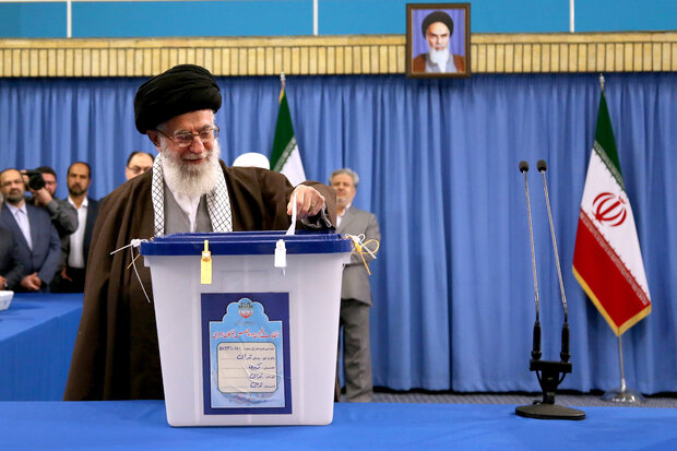  Iraner beginnen Parlamentswahlen inmitten der Feindseligkeit der USA