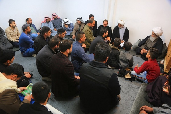 آية الله النجفي يؤكد التمسك بمنهج أهل البيت (ع) وسيرتهم لسعادة المؤمن