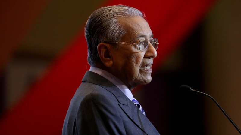 マレーシア首相が、国王に辞任表明