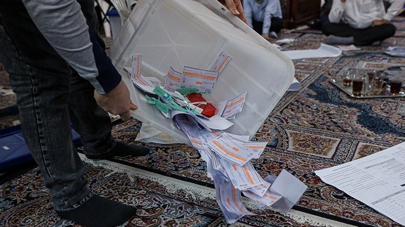 Proses Penghitungan Suara Pemilu Parlemen di Tehran 