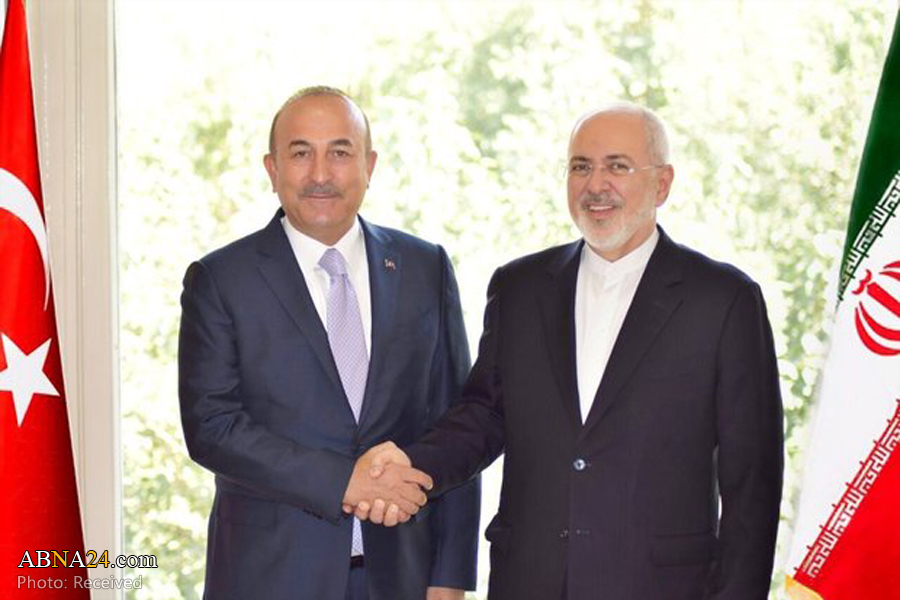 Iranian, Turkish FMs discuss regional developments over phone