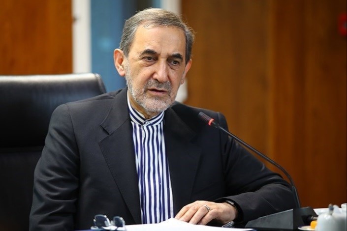 ویلایەتی: بەزوویی کەوانەی ئیپیدیمی کرۆنا لە ئێران دادەبەزێت