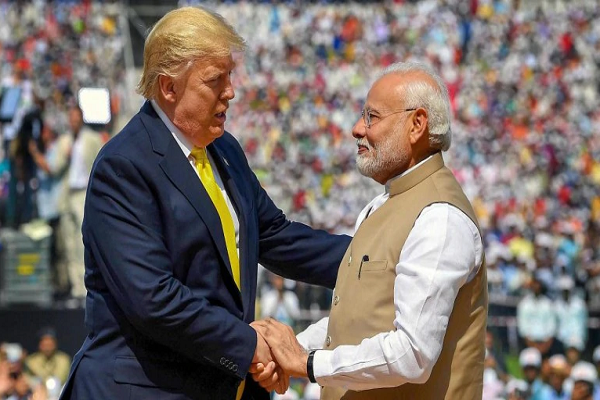 Laban sa Muslim na Trump ay Pinupuri ang India ni Modi Habang ang mga Muslim ay Pinapalo sa mga Kalye sa Delhi