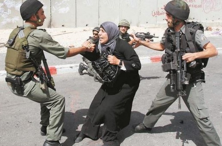 في يوم المرأة العالمي.. الاحتلال يواصل اعتقال 43 فلسطينية