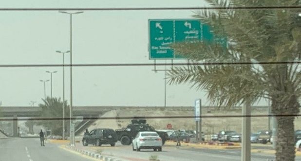  السلطات السعودية تحول القطيف إلى ثكنة عسكرية مغلقة تحت مزاعم كورونا