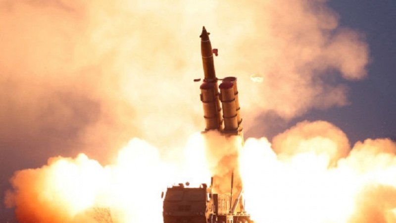 朝鲜今晨发射三枚不明飞行器