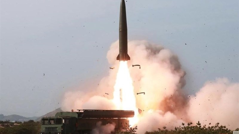 北朝鮮が新たに飛しょう体３発　日本海に向けて発射