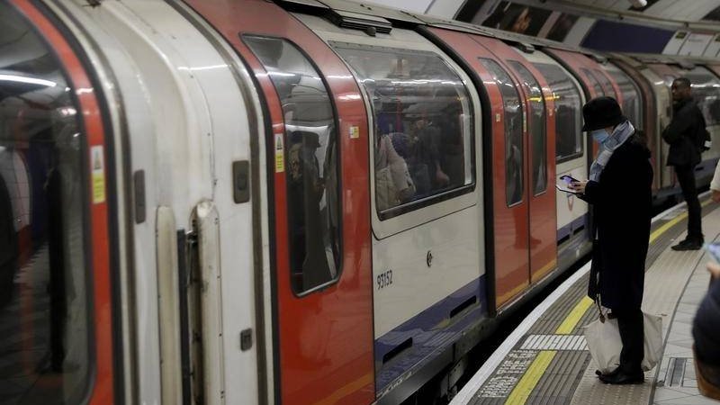 イギリス政府が予測、「今後国民の８０％が新型肺炎に罹患、死者は１０万人」