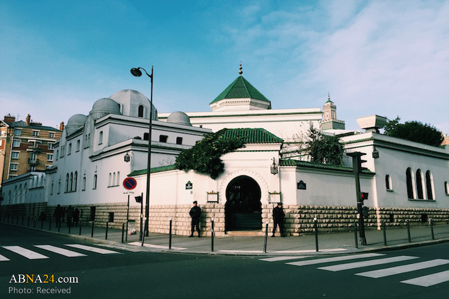 Paris mosque cancels Friday prayers