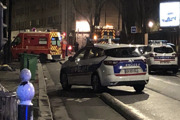 Isa ang Nasugatan sa Pamamaril sa Labas ng Moske sa Paris