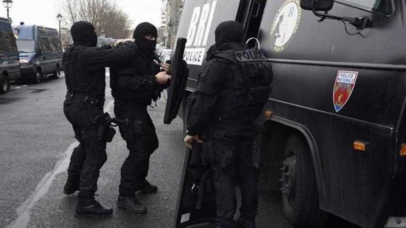Fransa'da camide silahlı saldırı: 1 yaralı