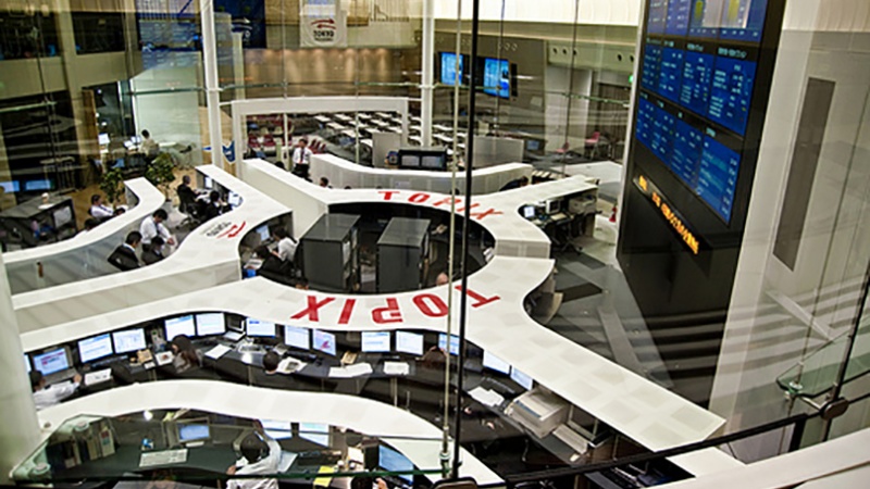 Giappone: borsa di Tokyo perde oltre 5 per cento