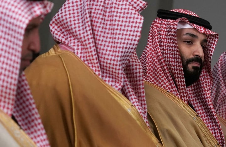 كاتب بريطاني بارز: الاعتقالات الأخيرة بالسعودية تكلف بن سلمان العرش
