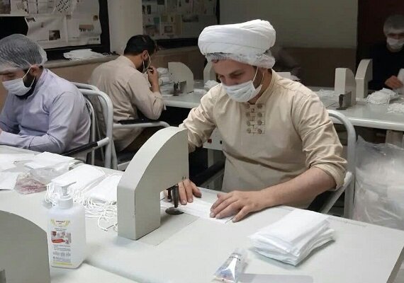 100 من طلاب الحوزات العلمية في محافظة البرز يتطوعون لدعم الجهود في مكافحة كورونا