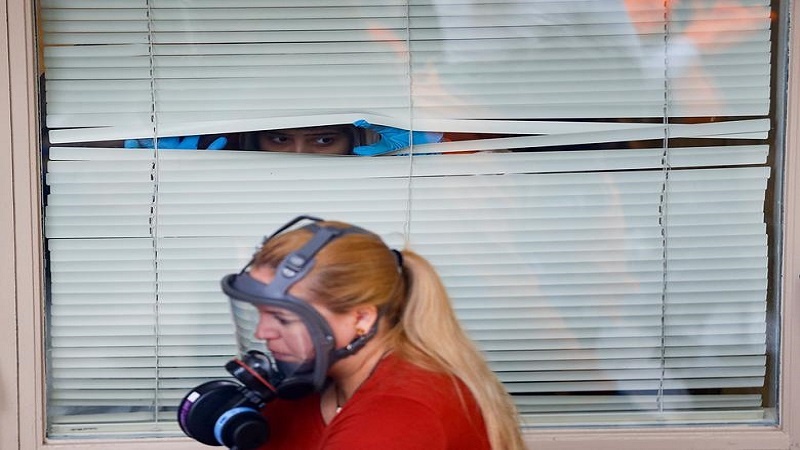 Число заболевших коронавирусом в парламенте Франции растет