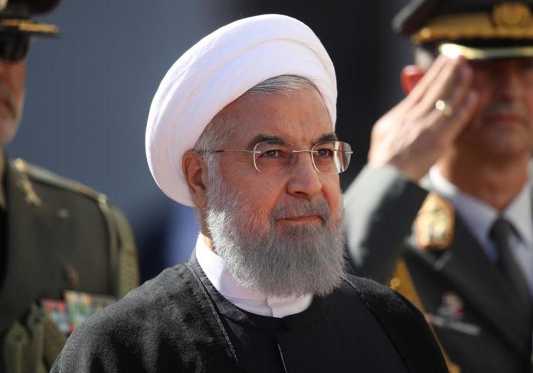 الرئيس روحاني يشكر قائد الثورة على مرسوم تنشيط المقر الصحي للقوات المسلحة
