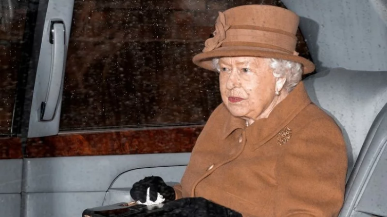 因担心感染新冠病毒，英国女王离开白金汉宫