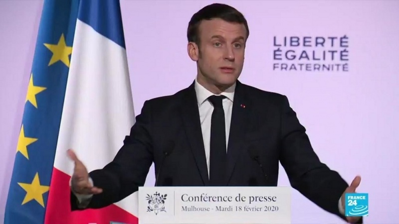 Macron: francesi in casa, chiusa Schengen