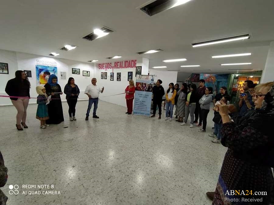 تقرير مصور / إقامة معرض في المكسيك بمناسبة ولادة امير المؤمنين (ع)