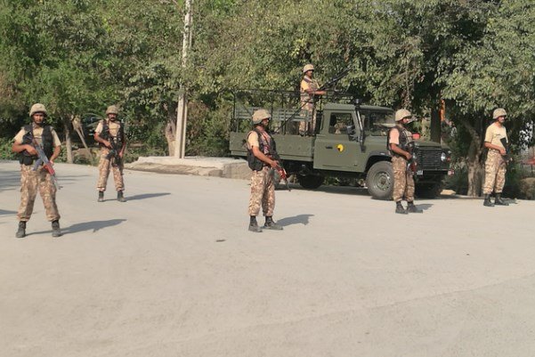 پاکستان میں وہابی دہشت گردوں کے حملے میں 4 فوجی اہلکار جاں بحق