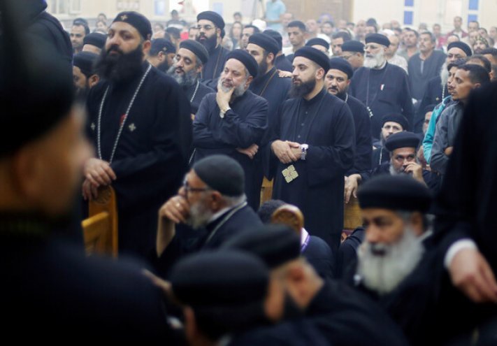 إصابة 4 رجال دين أقباط بفيروس كورونا في امريكا