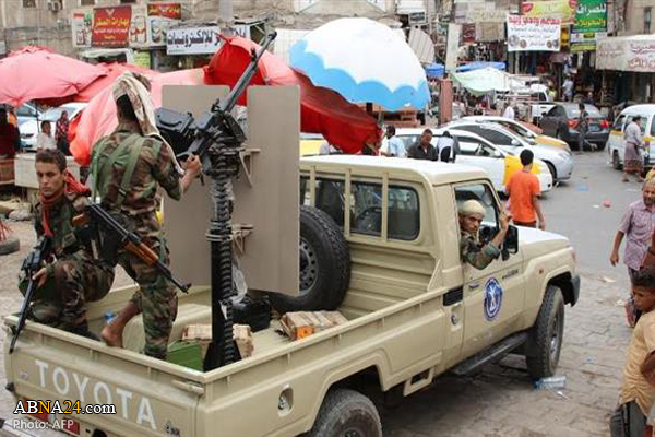 UAE, Saudi backed militants clash in Yemen's Aden again