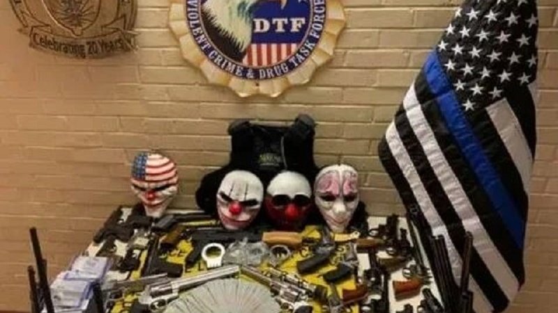 СМИ США: бомбы есть, а масок нет